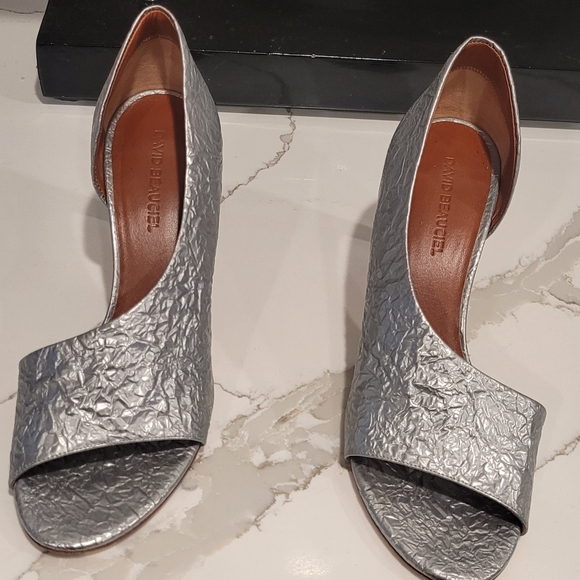 Woman's shoes - Picture 9 of 13